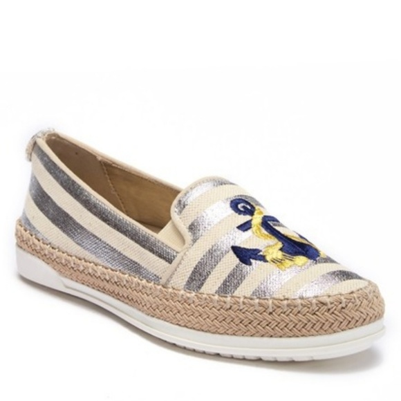 Anne Klein Shoes - Anne klein flex shoes sliver and cream size 10 new